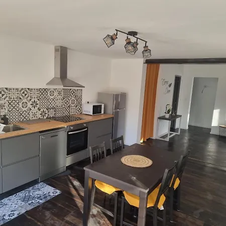 Le Petit Meas Superbe Appartement Au Calme. Pierrelatte Exterior photo