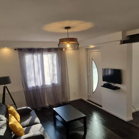 Le Petit Meas Superbe Appartement Au Calme. Pierrelatte Exterior photo